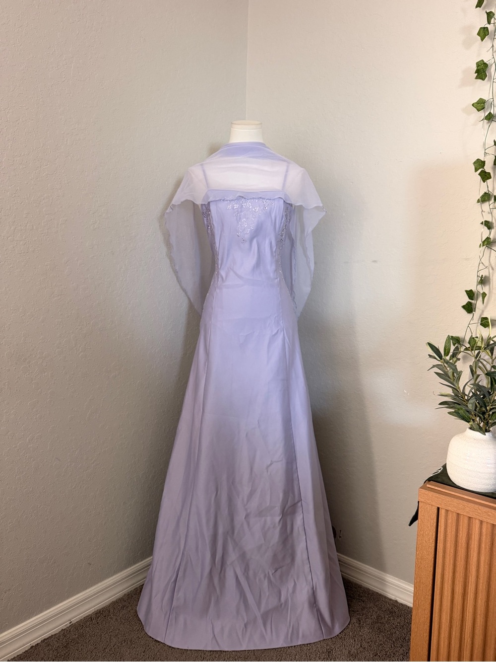 ✨Vintage Y2K Lavender Lilac Spaghetti Strap A-Line Gown with Matching Shawl.
